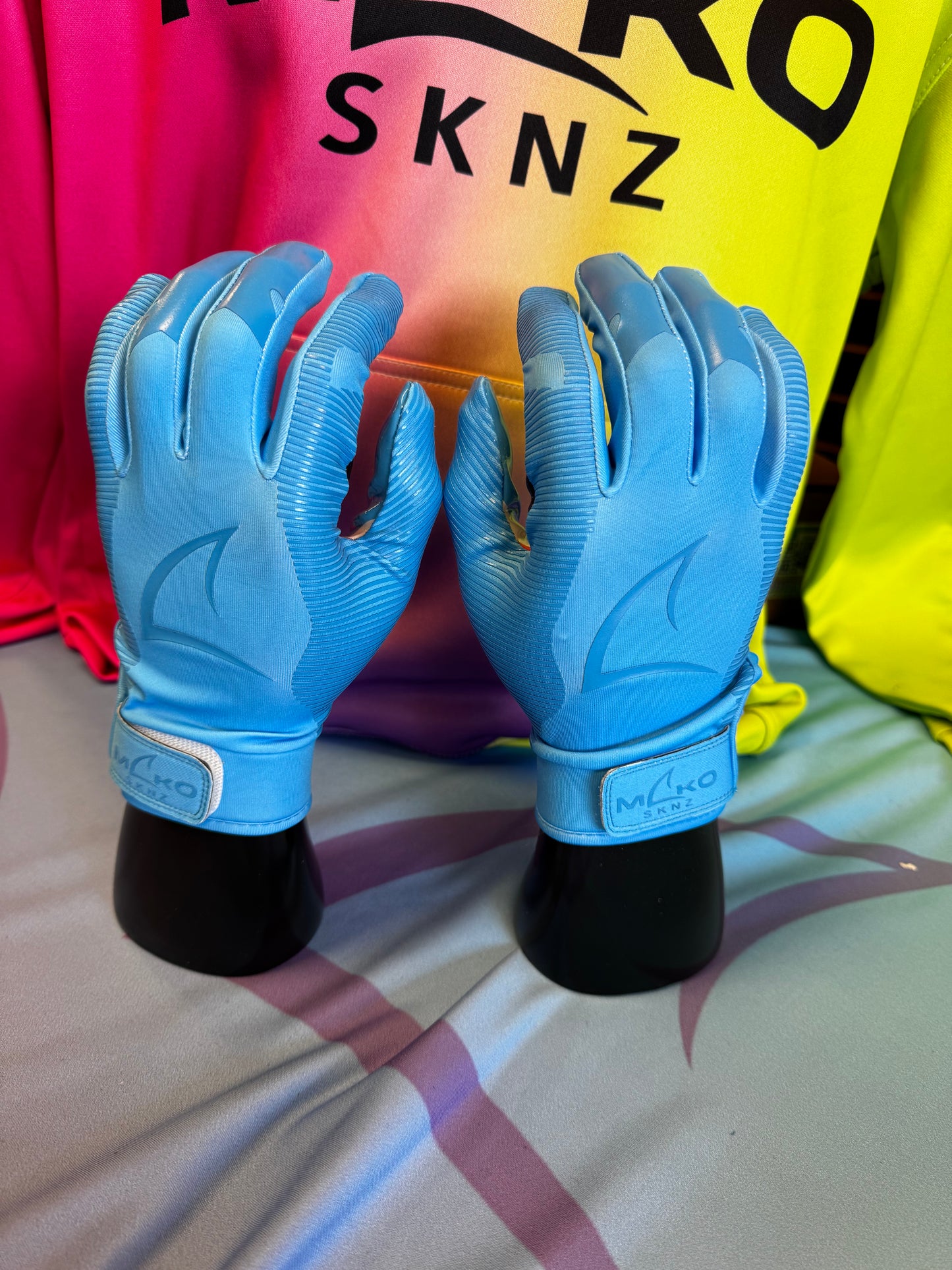 MAKO Shark Bite Receiver Glove - OCEAN BLUE