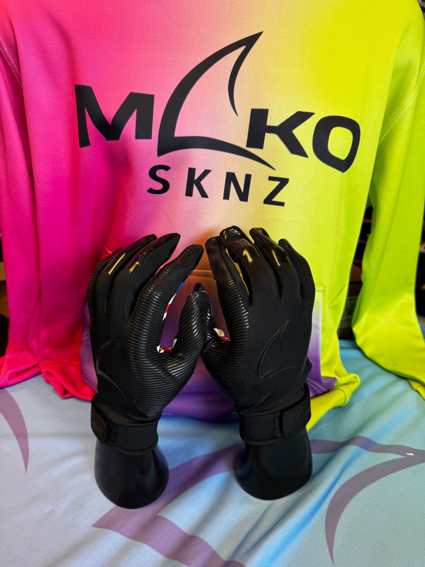 MAKO Shark Bite Receiver Glove - ONYX BLACK